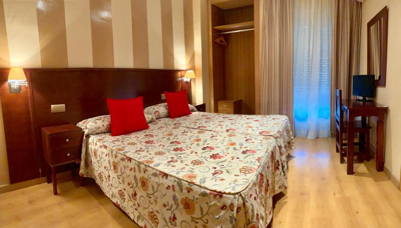 Hotel Fernando IV Martos Eksteriør bilde