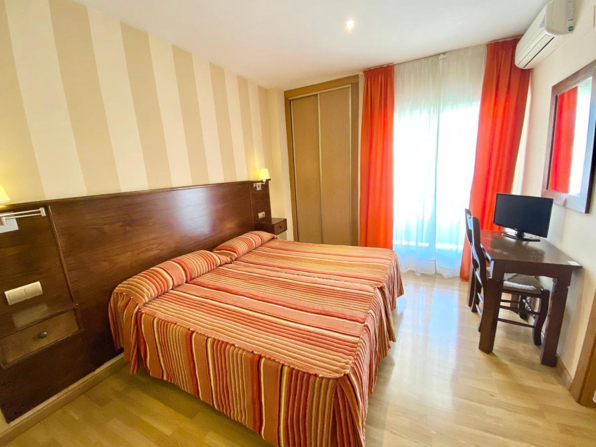 Hotel Fernando IV Martos Eksteriør bilde